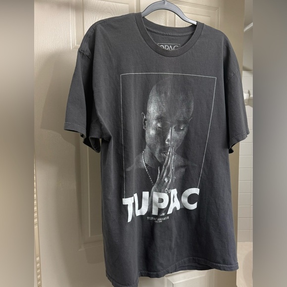 2PAC Praying Shirt - Picture 1 of 5
